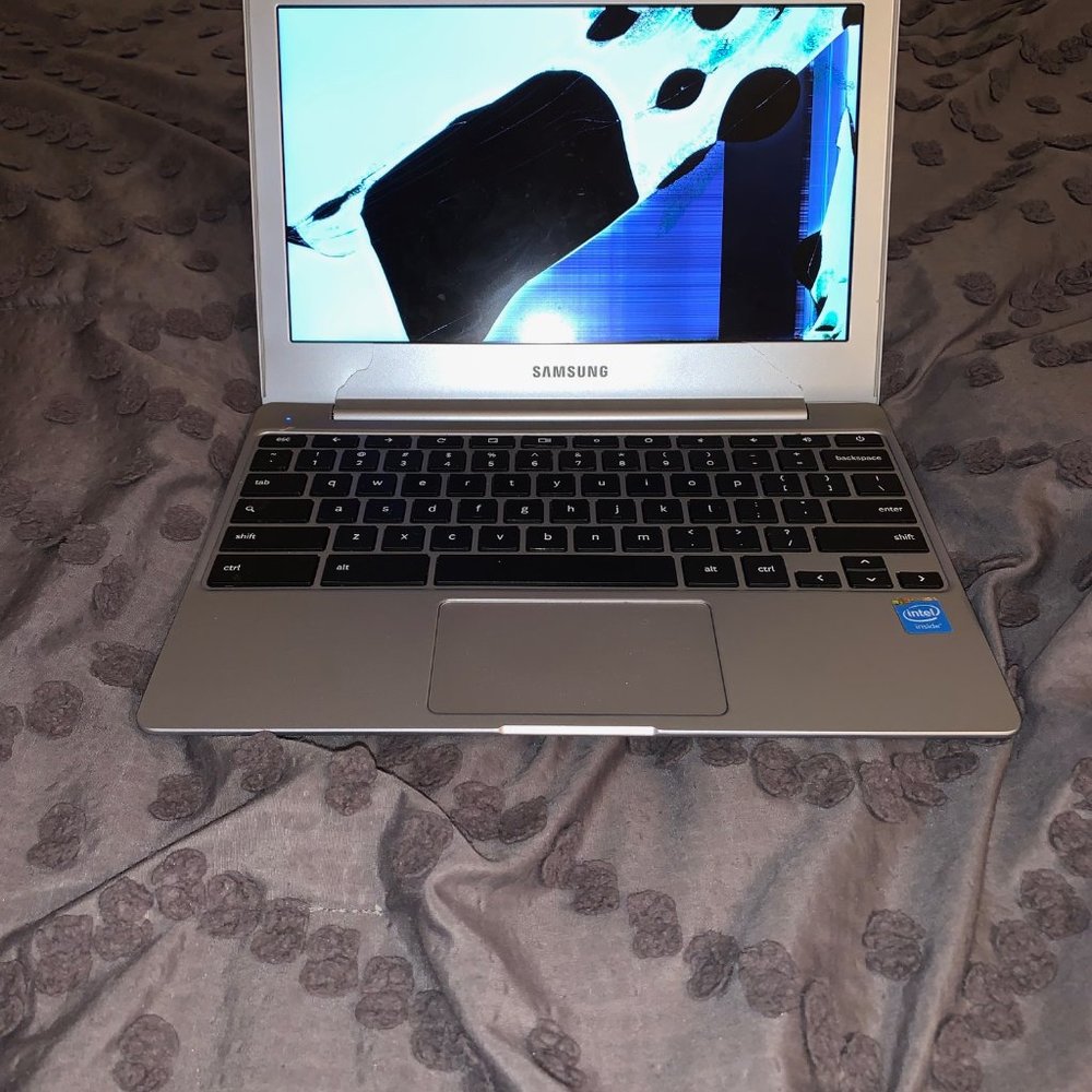 Silver Chromebook (Broken Screen)